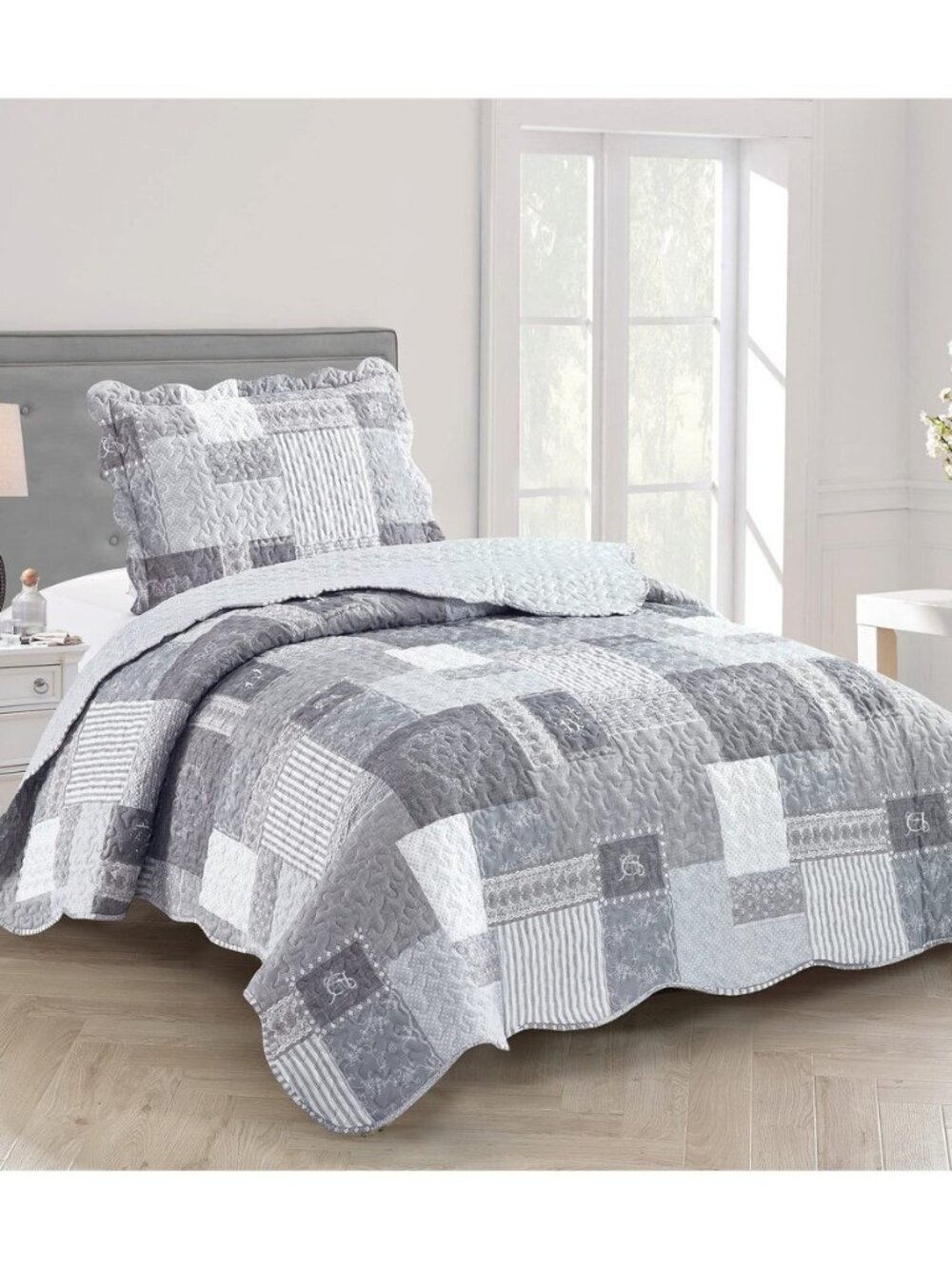 Grey Heart Love & Lace Floral Patchwork Quilt Set, Twin